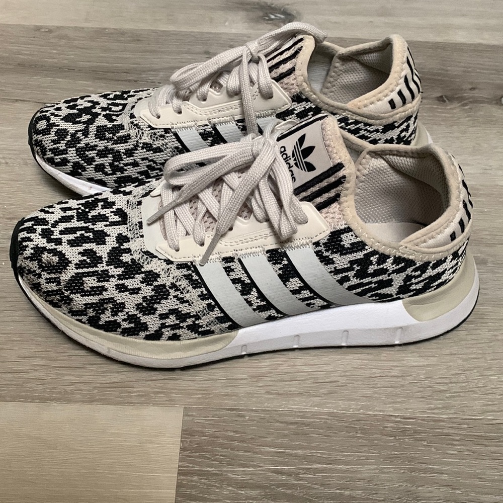Adidas Leopard Swift Running Shoes